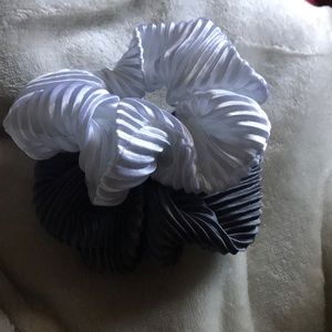 Bundle: dark gray and white hair scrunchie